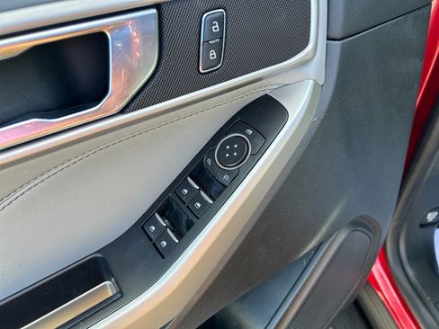 Used 2021 Ford Explorer XLT w/ Equipment Group 202A image 13