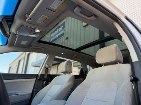 Used 2018 Hyundai Tucson Value AWD/4WD image 15