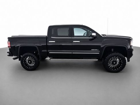 Used 2017 GMC Sierra 1500 Denali w/ Denali Ultimate Package AWD/4WD image 4
