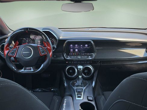Used 2020 Chevrolet Camaro SS RWD image 9
