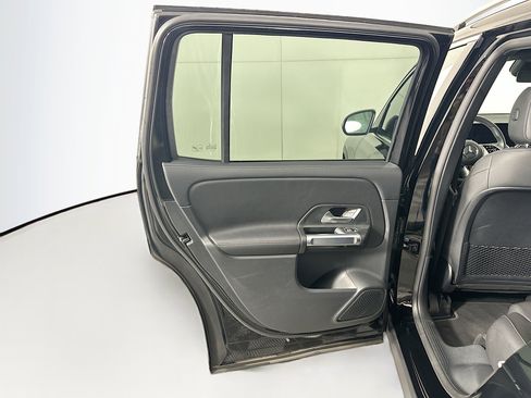 Used 2024 Mercedes-Benz GLB 250 image 25