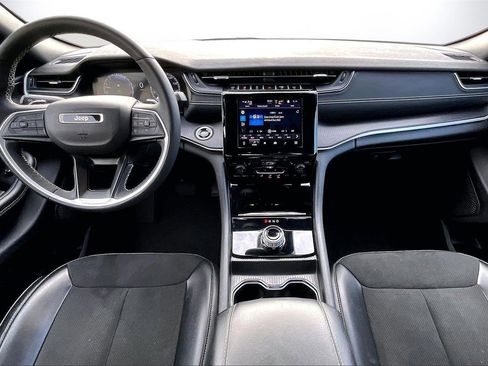 Used 2024 Jeep Grand Cherokee Altitude image 14