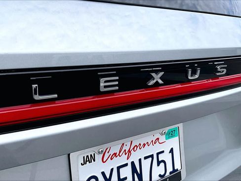 Certified 2026 Lexus TX 500h AWD w/ Technology Package image 29