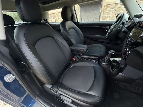 Used 2017 MINI Cooper 2-Door Hardtop FWD image 29