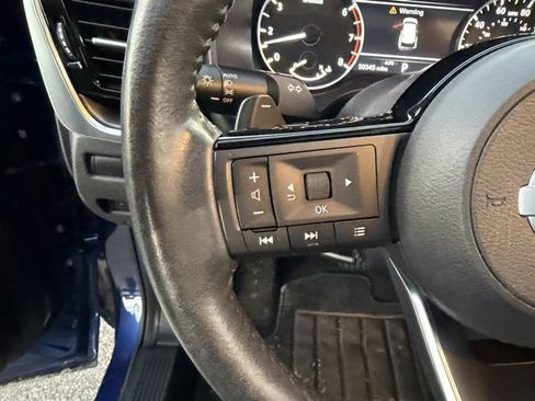 Used 2021 Nissan Rogue SV w/ Premium Package image 12