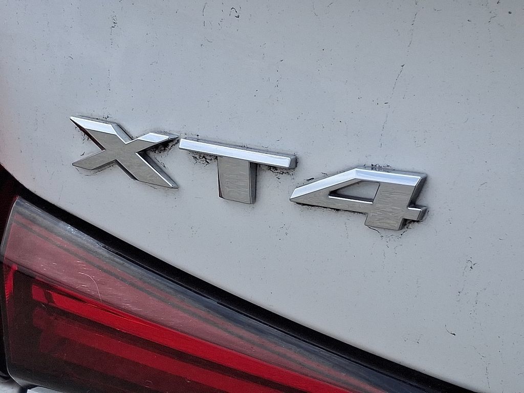 Used 2020 Cadillac XT4 Premium Luxury AWD/4WD image 29