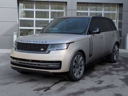 Used 2024 Land Rover Range Rover Long Wheelbase SE image 8