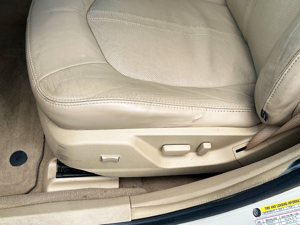 Used 2010 Cadillac CTS Luxury RWD image 9