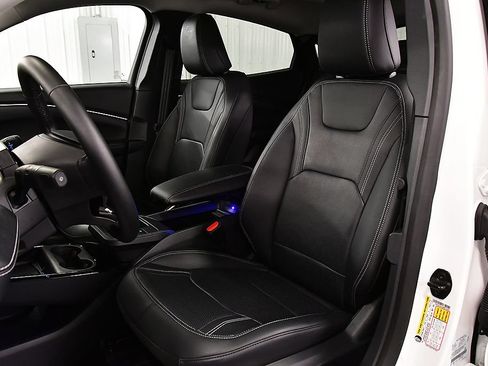 Used 2025 Ford Mustang Mach-E Premium AWD/4WD image 27