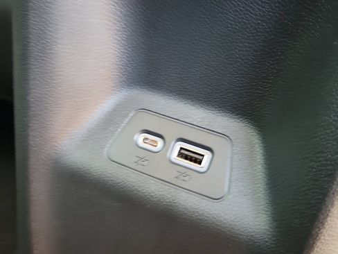 Used 2023 Buick Envision Essence FWD image 26