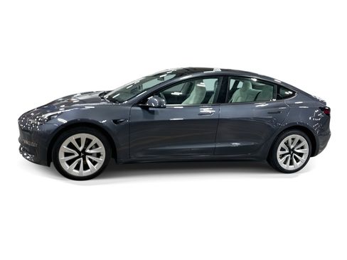 Certified 2023 Tesla Model 3 Standard Range RWD image 3