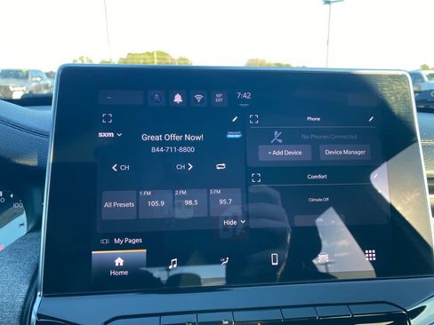 Used 2024 Jeep Compass Latitude image 23