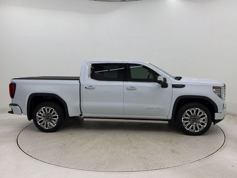 Used 2026 GMC Sierra 1500 Denali Ultimate AWD/4WD image 8