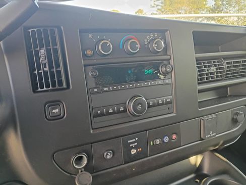 Used 2022 Chevrolet Express 2500 w/ Driver Convenience Package image 14