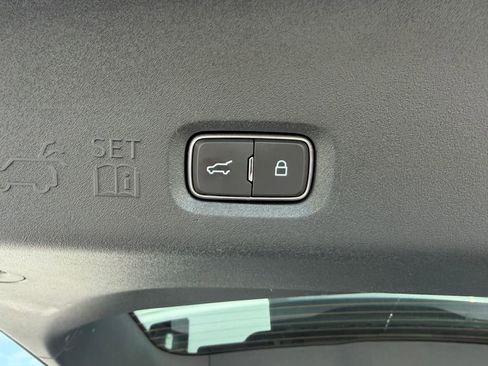 Used 2025 Ford Expedition Max Platinum AWD/4WD image 16