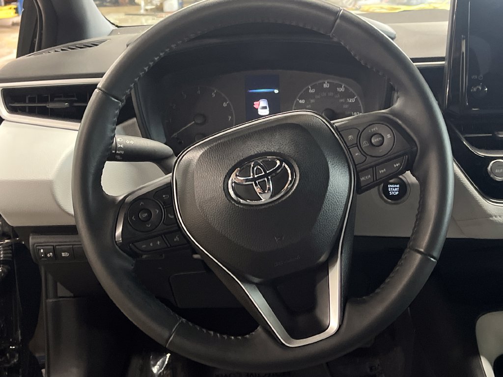 Used 2025 Toyota Corolla SE w/ Convenience Package FWD image 16