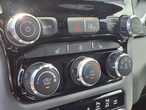 New 2026 RAM 1500 Big Horn AWD/4WD image 11