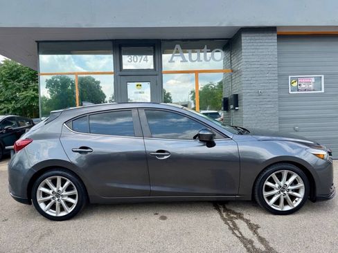 Used 2017 MAZDA MAZDA3 Grand Touring w/ Premium Equipment Package FWD image 2