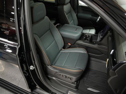 New 2026 GMC Yukon XL AT4 w/ AT4 Premium Plus Package AWD/4WD image 21