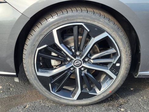 Used 2024 Nissan Altima 2.5 SR FWD image 5