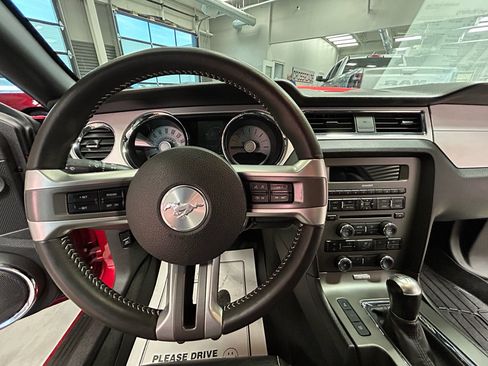 Used 2012 Ford Mustang GT Premium w/ Brembo Brake Pkg RWD image 8