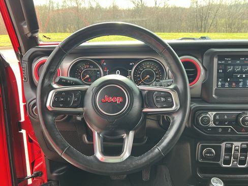 Used 2018 Jeep Wrangler Unlimited Sahara w/ Cold Weather Group image 35