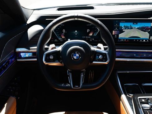 Used 2025 BMW 740i xDrive w/ Premium Package AWD/4WD image 13