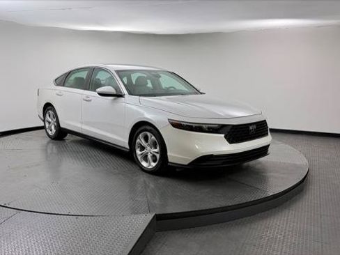 Used 2024 Honda Accord LX image 11