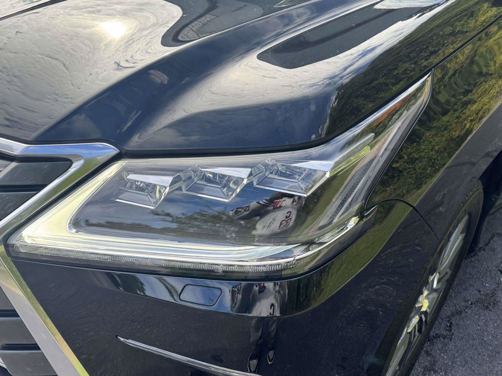 Used 2017 Lexus LX 570 4WD w/ Luxury Package image 9