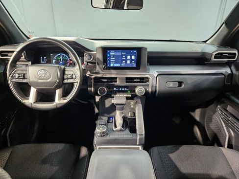 Used 2025 Toyota 4Runner SR5 AWD/4WD image 10