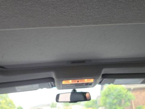 Used 2011 Toyota Highlander SE w/ Tow Pkg AWD/4WD image 32