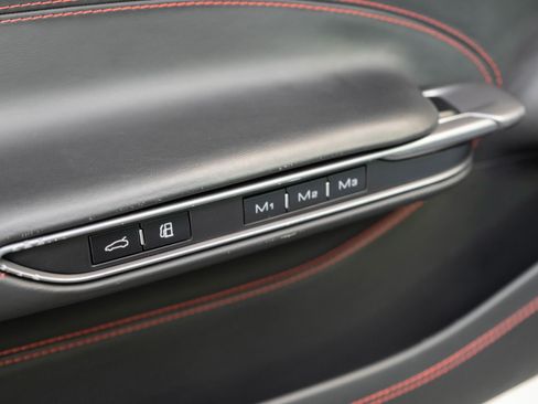 Used 2018 Ferrari GTC4Lusso T image 13