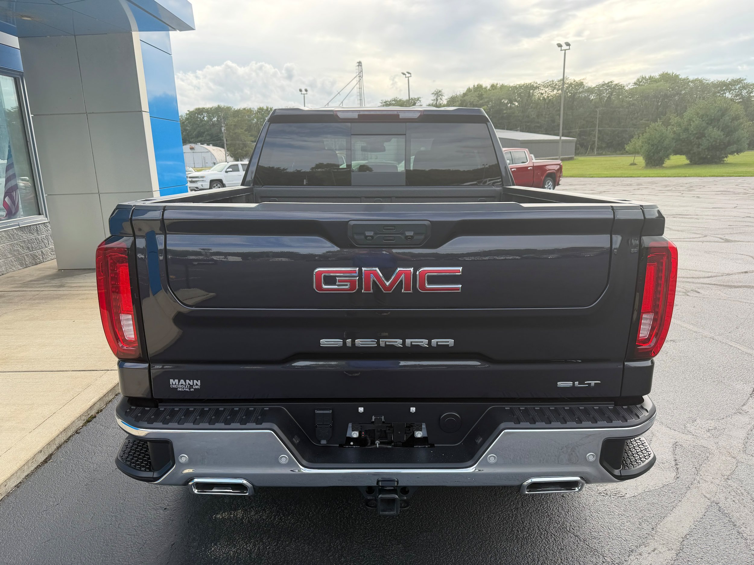 Used 2022 GMC Sierra 1500 SLT w/ SLT Premium Plus Package AWD/4WD image 7