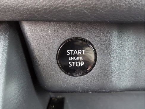 Used 2025 Nissan Rogue SV AWD/4WD image 24