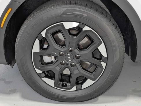 Used 2025 Kia Sorento S AWD/4WD image 3