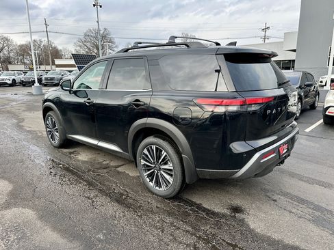 New 2026 Nissan Pathfinder Platinum image 7
