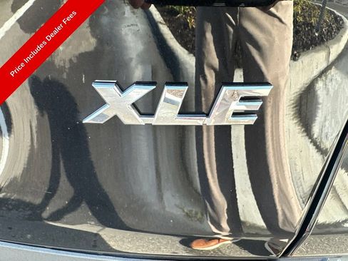 Used 2023 Toyota RAV4 XLE Premium FWD image 7