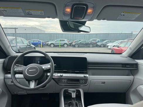 Used 2025 Hyundai Kona SEL image 34