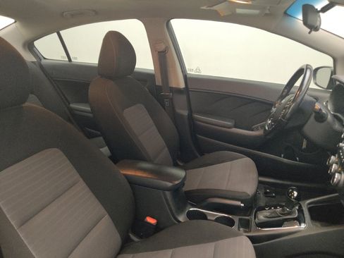 Used 2018 Kia Forte S w/ S Technology Plus Package FWD image 21