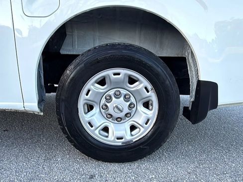 Used 2021 Nissan NV 2500 SV image 21