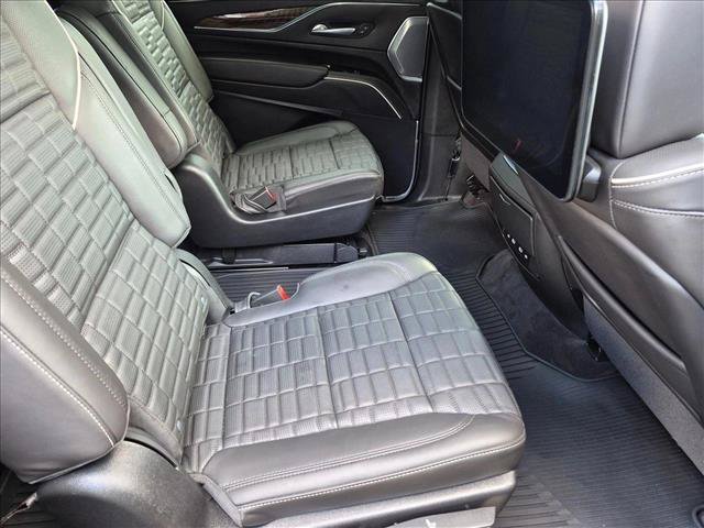 Used 2024 Cadillac Escalade ESV Premium Luxury Platinum w/ Heavy-Duty Trailer Package AWD/4WD image 20