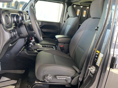 Used 2023 Jeep Gladiator Sport image 21