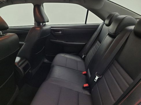 Used 2016 Toyota Camry SE image 18