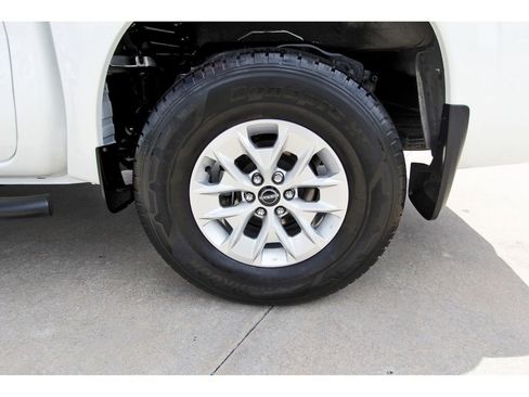 Used 2024 Nissan Frontier SV w/ Technology Package image 27