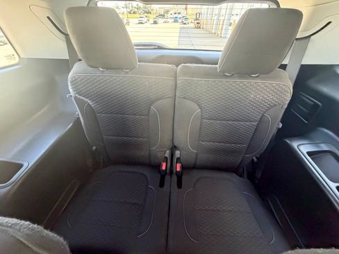 Used 2018 GMC Acadia SLE FWD image 28