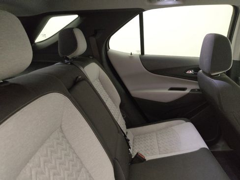 Used 2024 Chevrolet Equinox LT image 19