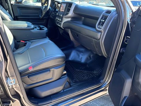 Used 2024 RAM 3500 Tradesman w/ Chrome Appearance Group image 21