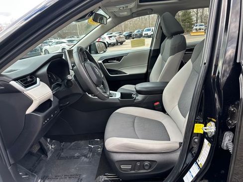 Used 2023 Toyota RAV4 XLE w/ Convenience Package image 26