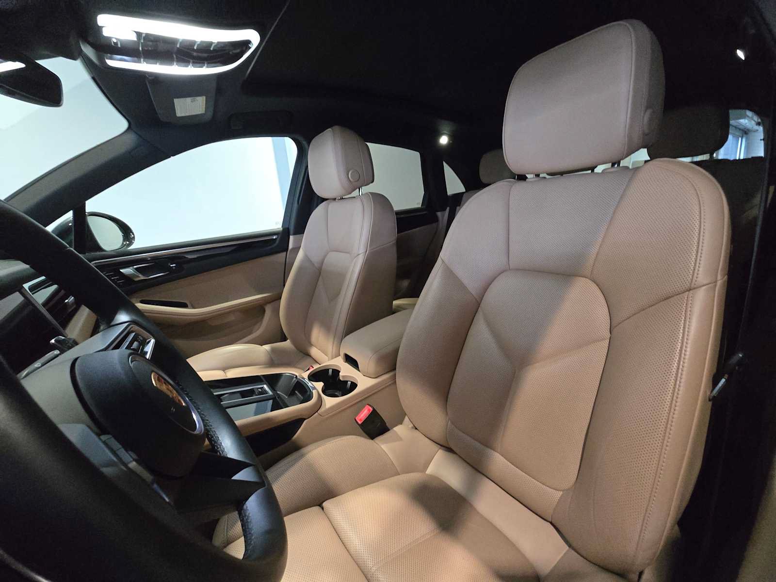 Used 2023 Porsche Macan S AWD/4WD image 5