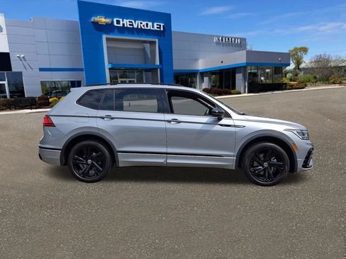 Used 2024 Volkswagen Tiguan SE R-Line AWD/4WD image 26